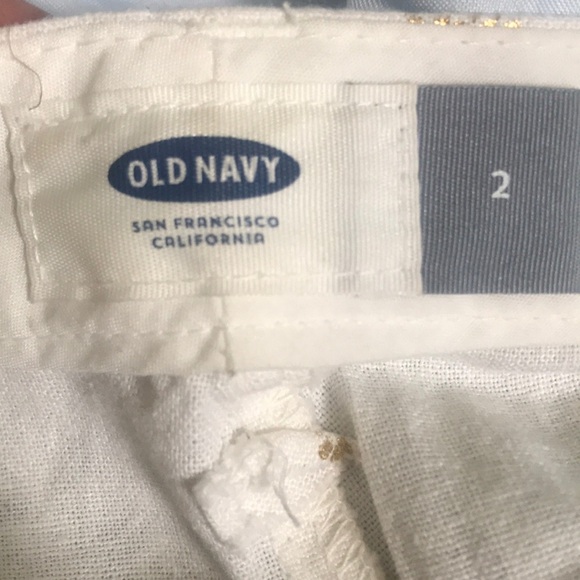 Old Navy Pineapple 🍍 White Shorts - Picture 4 of 4